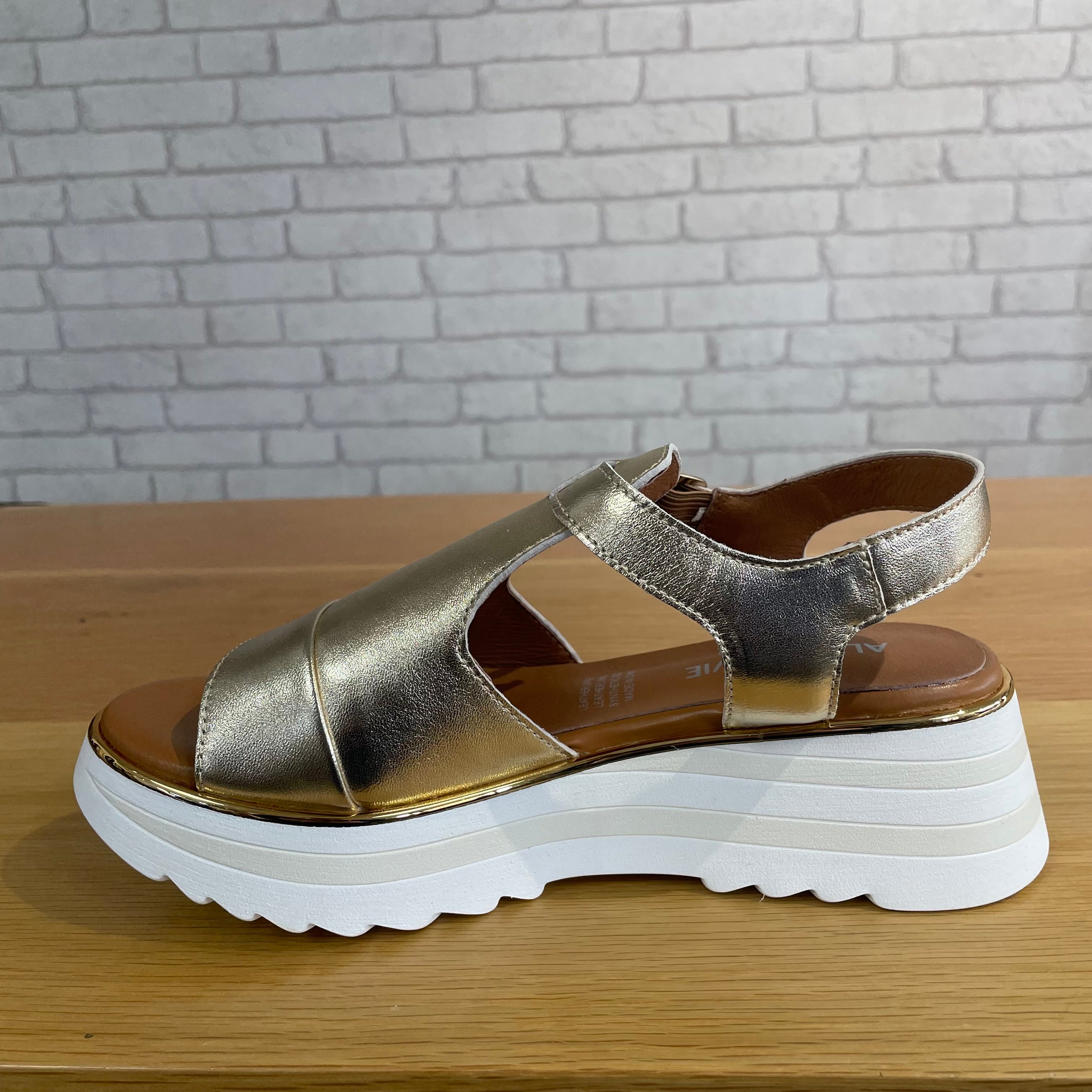 Hallie Flatform - Gold