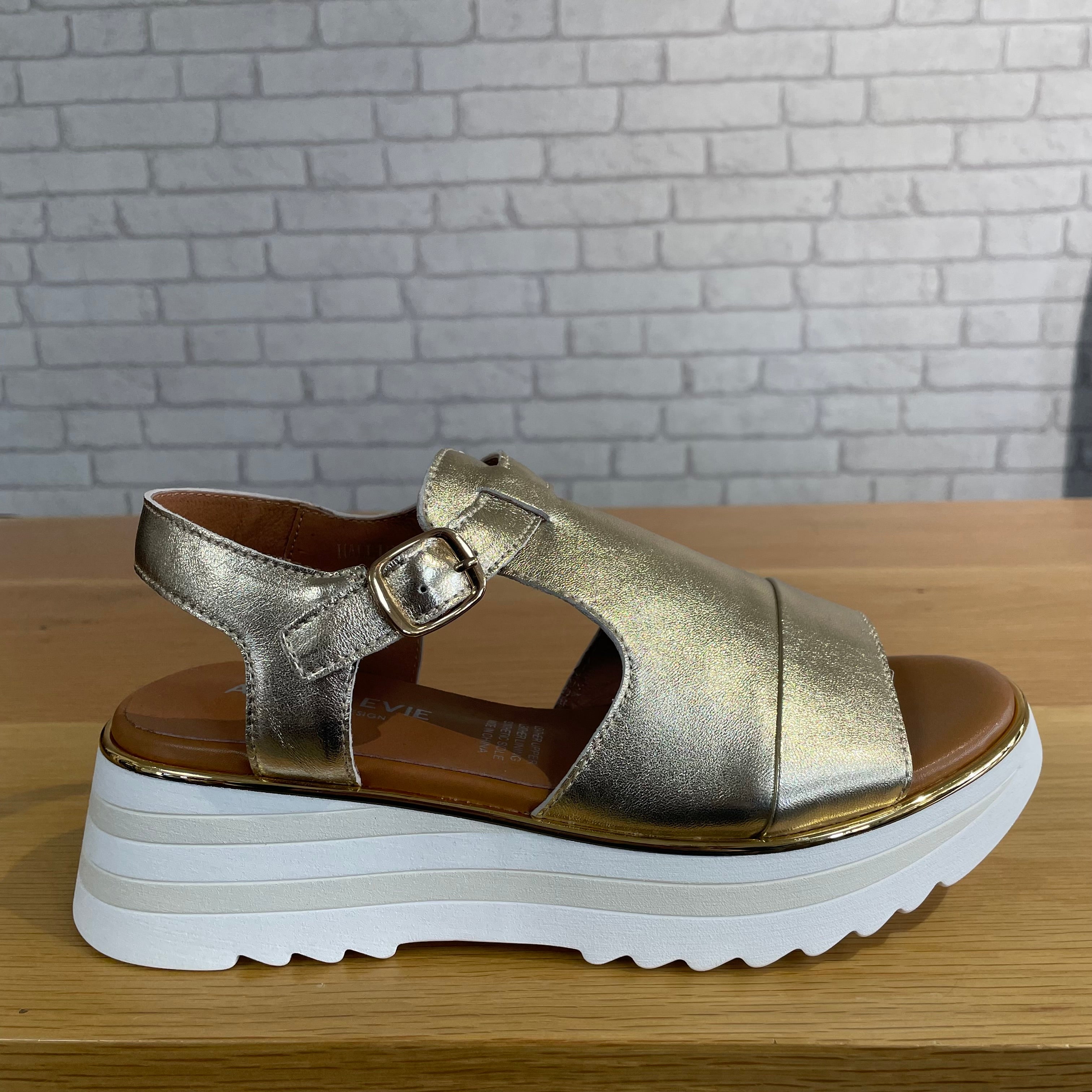 Hallie Flatform - Gold
