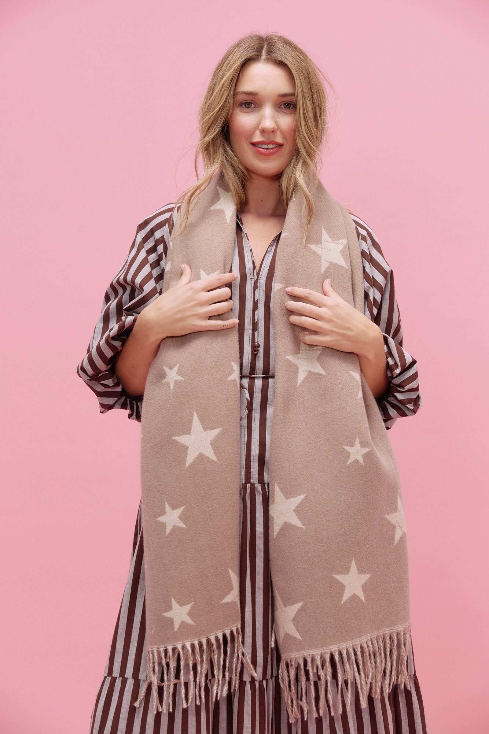 Boston Star Scarf - Latte COMING SOON