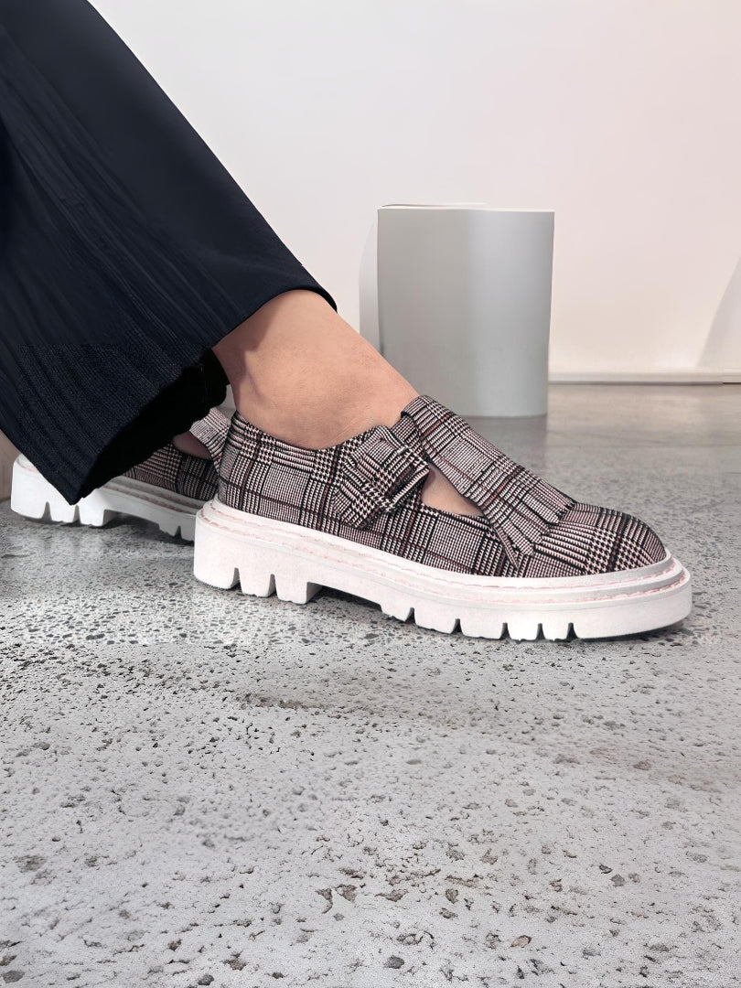 Minx Cameo Fringe - Bordo Blush Tartan