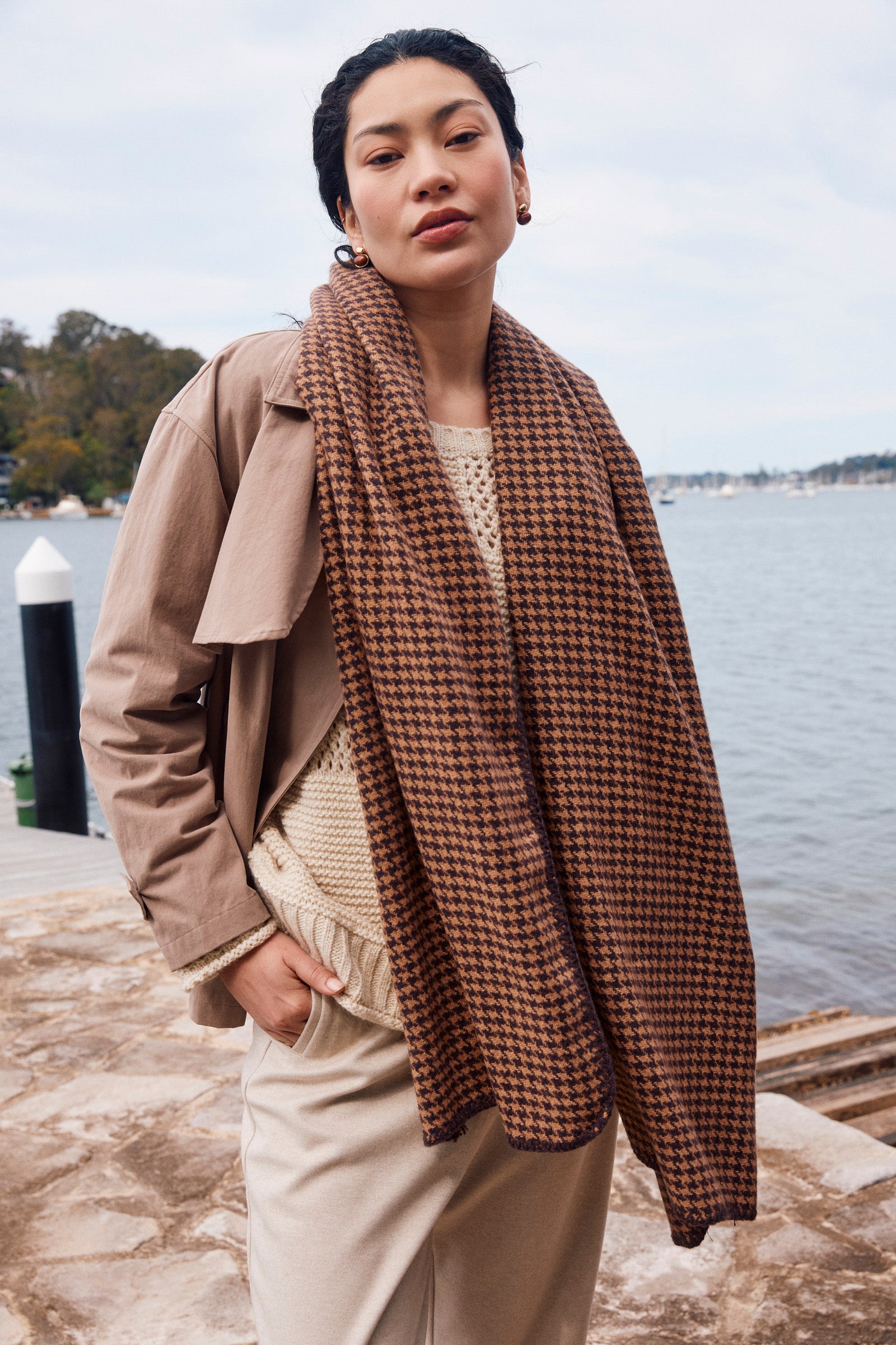 Cassidy Houndstooth Scarf - Chocolate