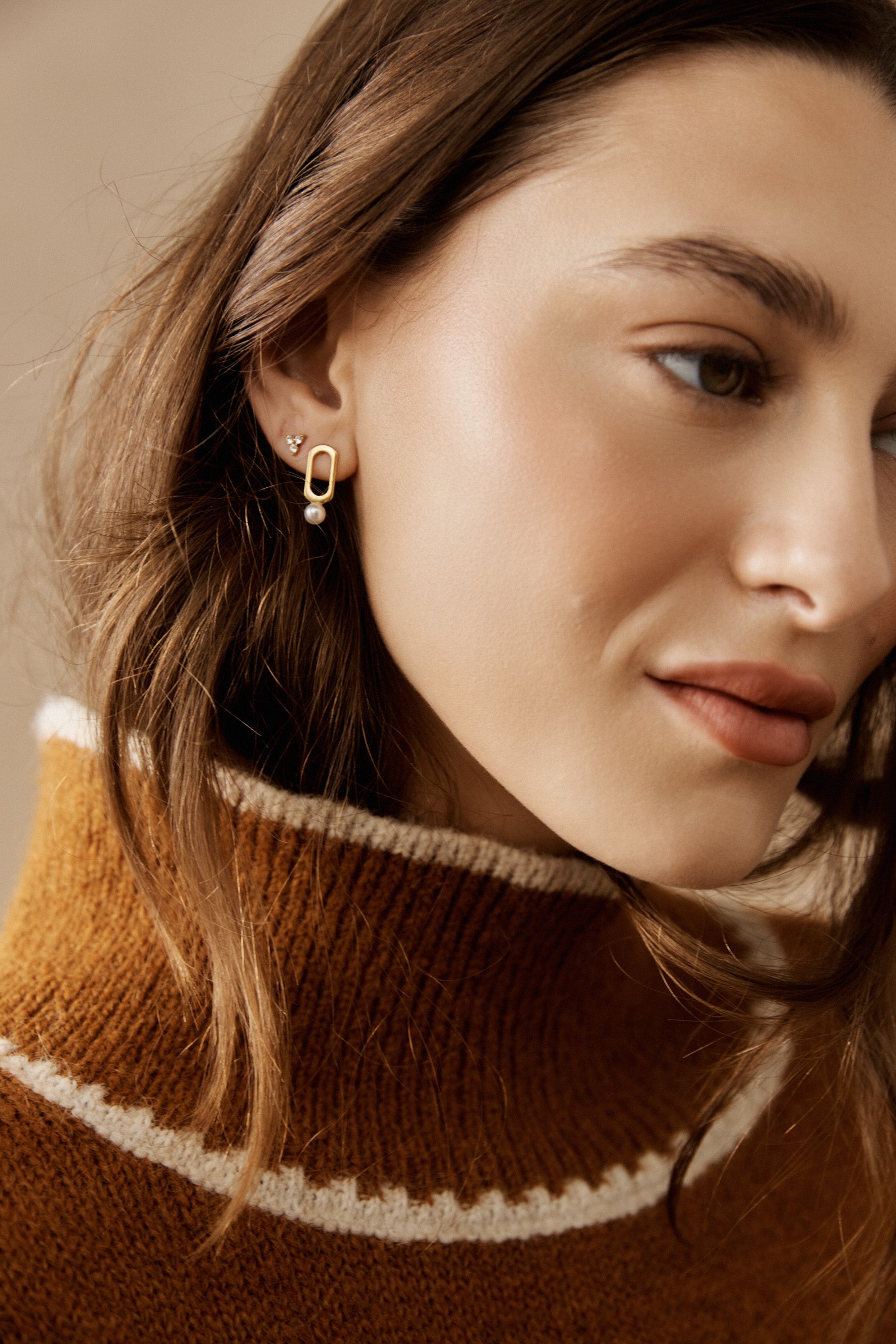 Heritage Earrings - Oval Pearl