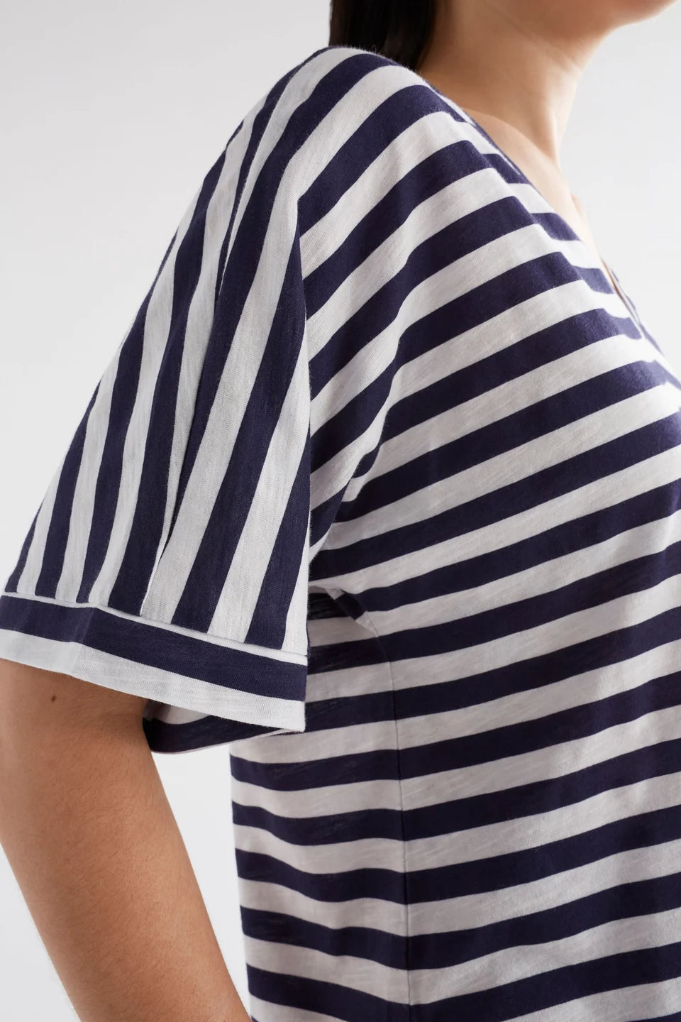 Elk Seter Tee - White / Navy