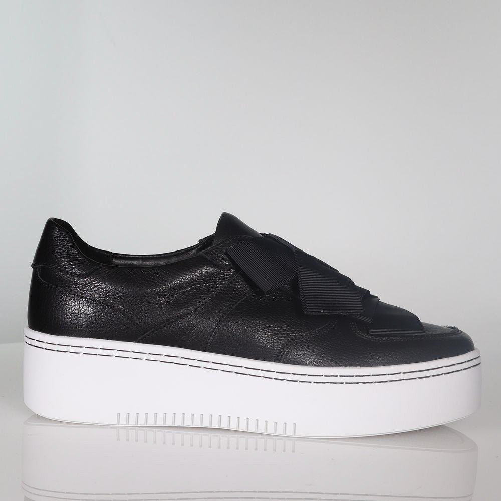 Minx Yoko Sneaker - Black