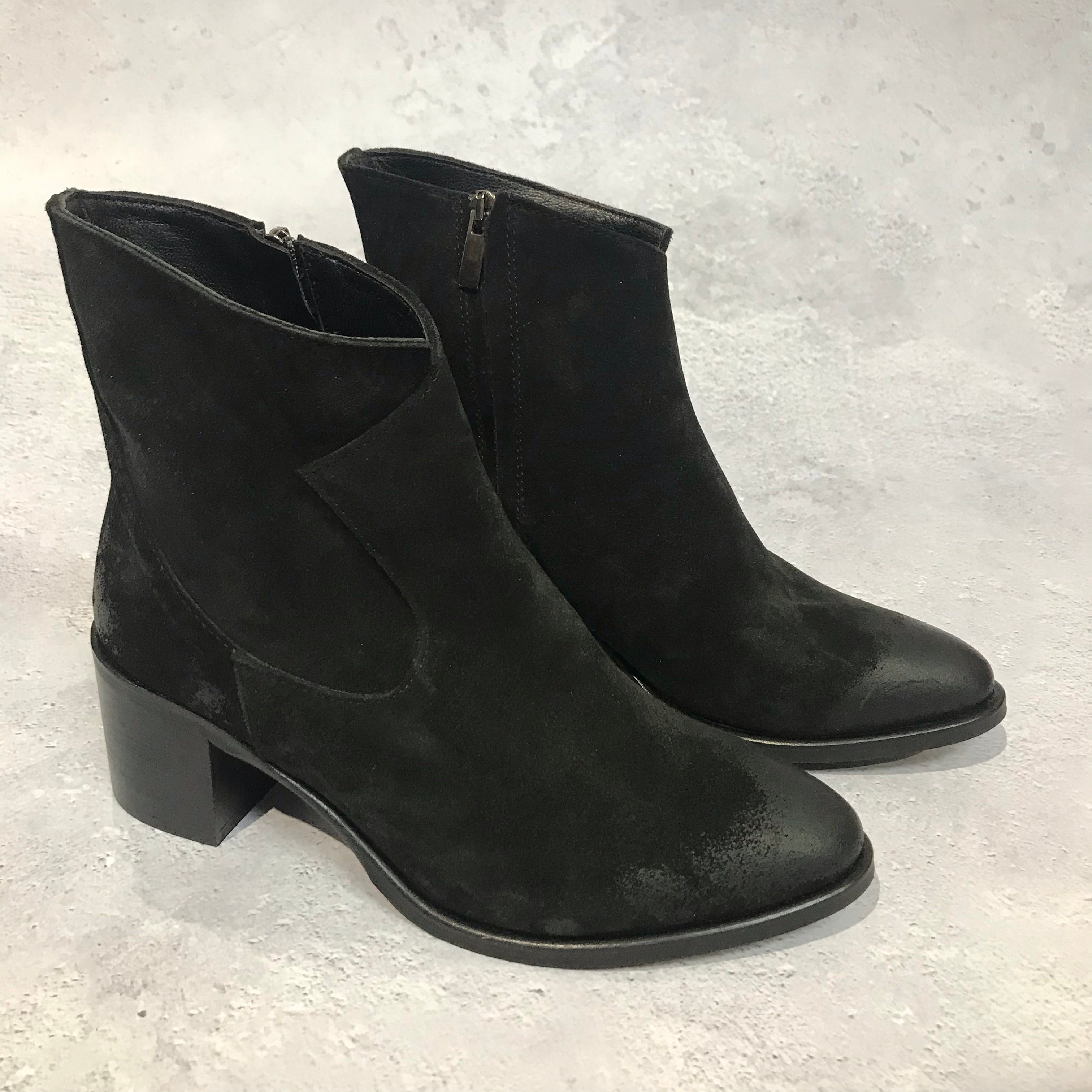 CLEARANCE Suede Ankle Boots - Camoscio Nero F.Gomma