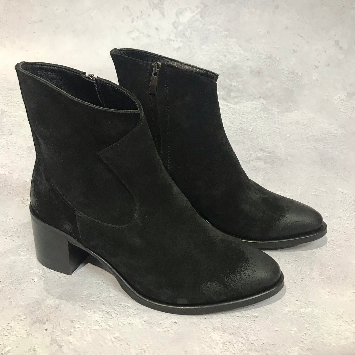 Noee Italy CLEARANCE Suede Ankle Boots - Camoscio Nero F.Gomma