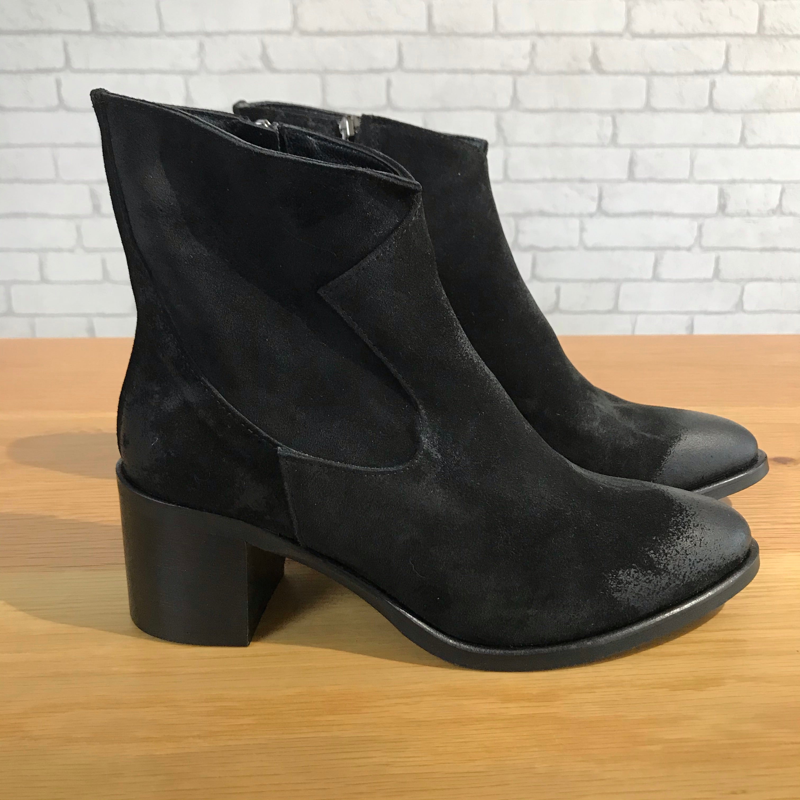 CLEARANCE Suede Ankle Boots - Camoscio Nero F.Gomma
