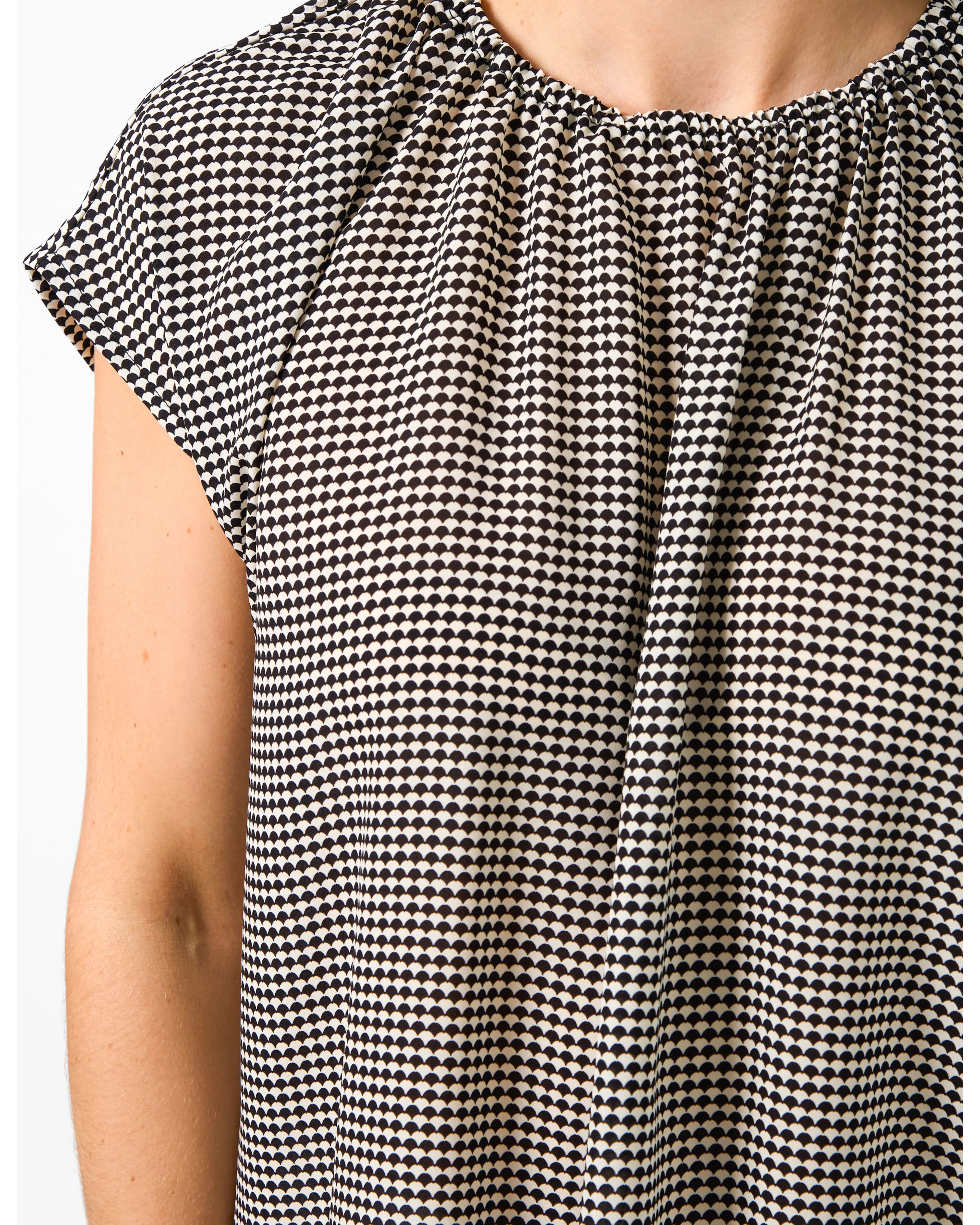 Clio Blouse - Fish Scale