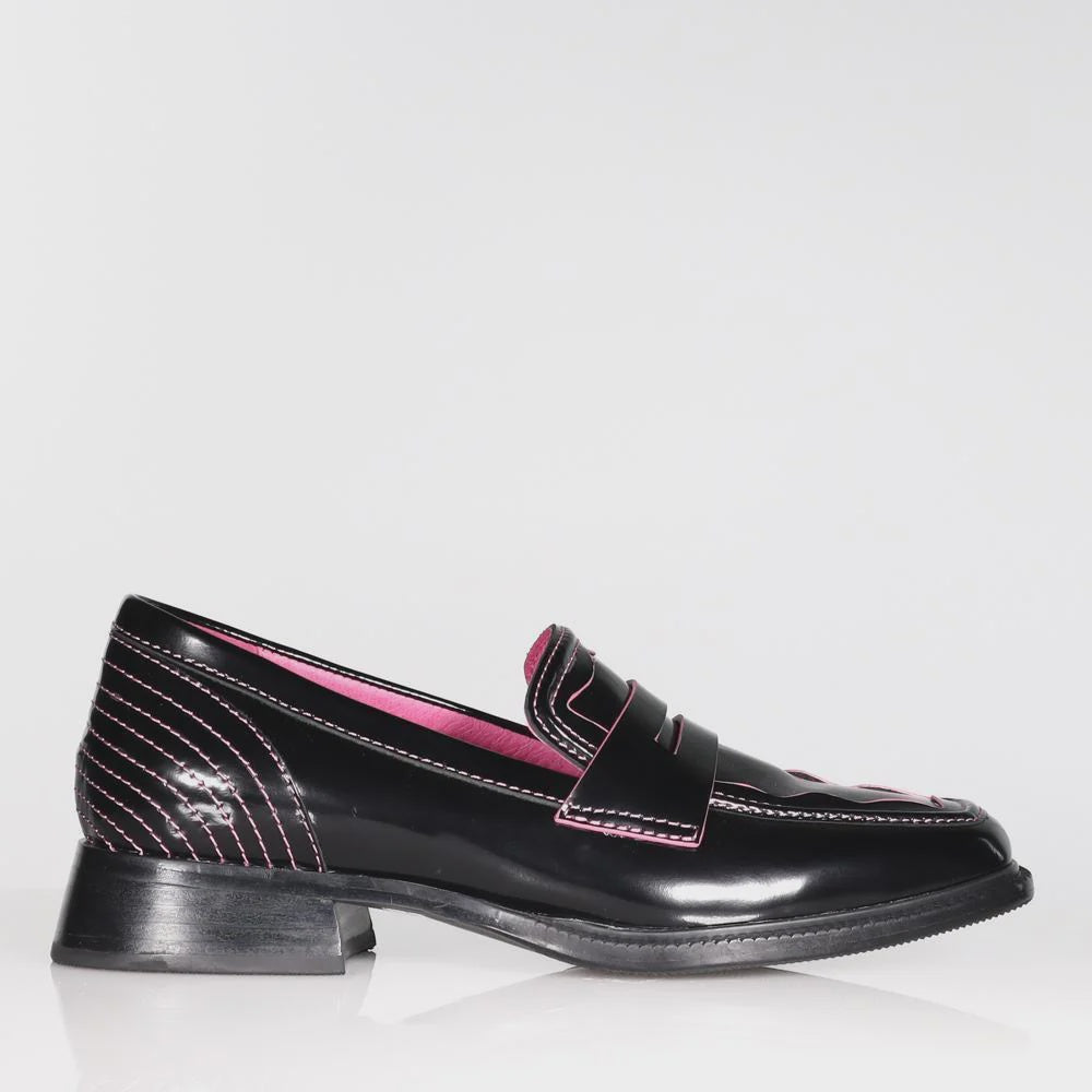 Minx CLEARANCE Aspen Loafers - Black Oil / Hot Pink Feature Stitching