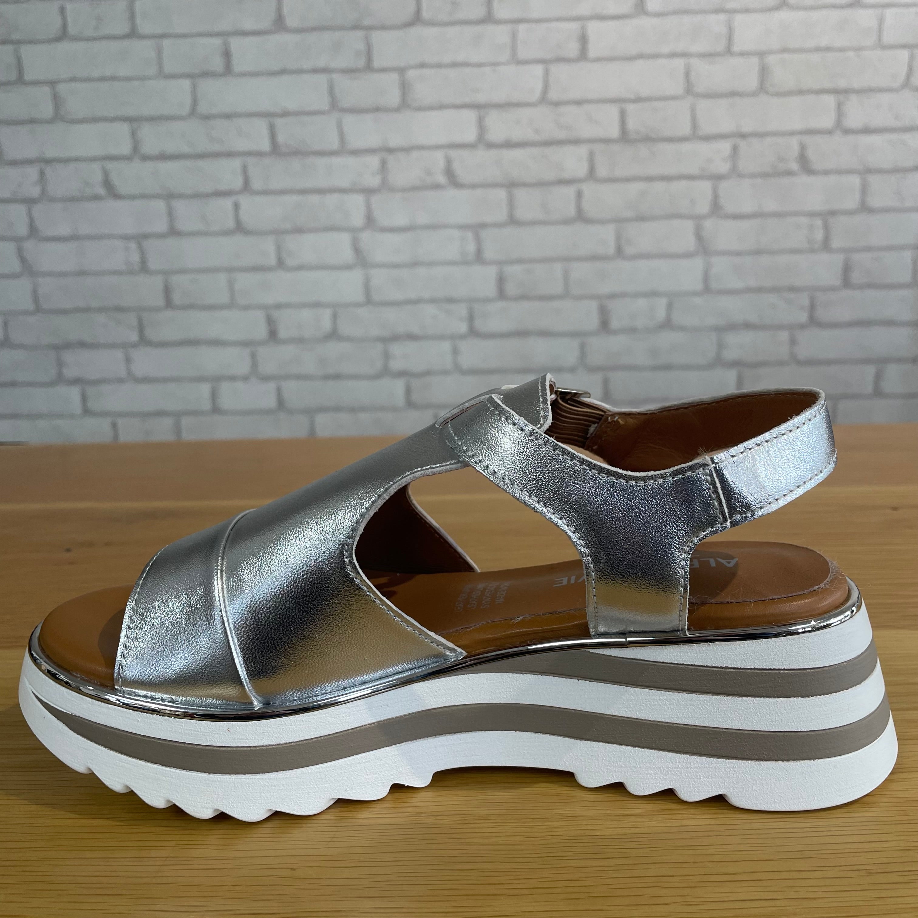 Hallie Flatform - Silver