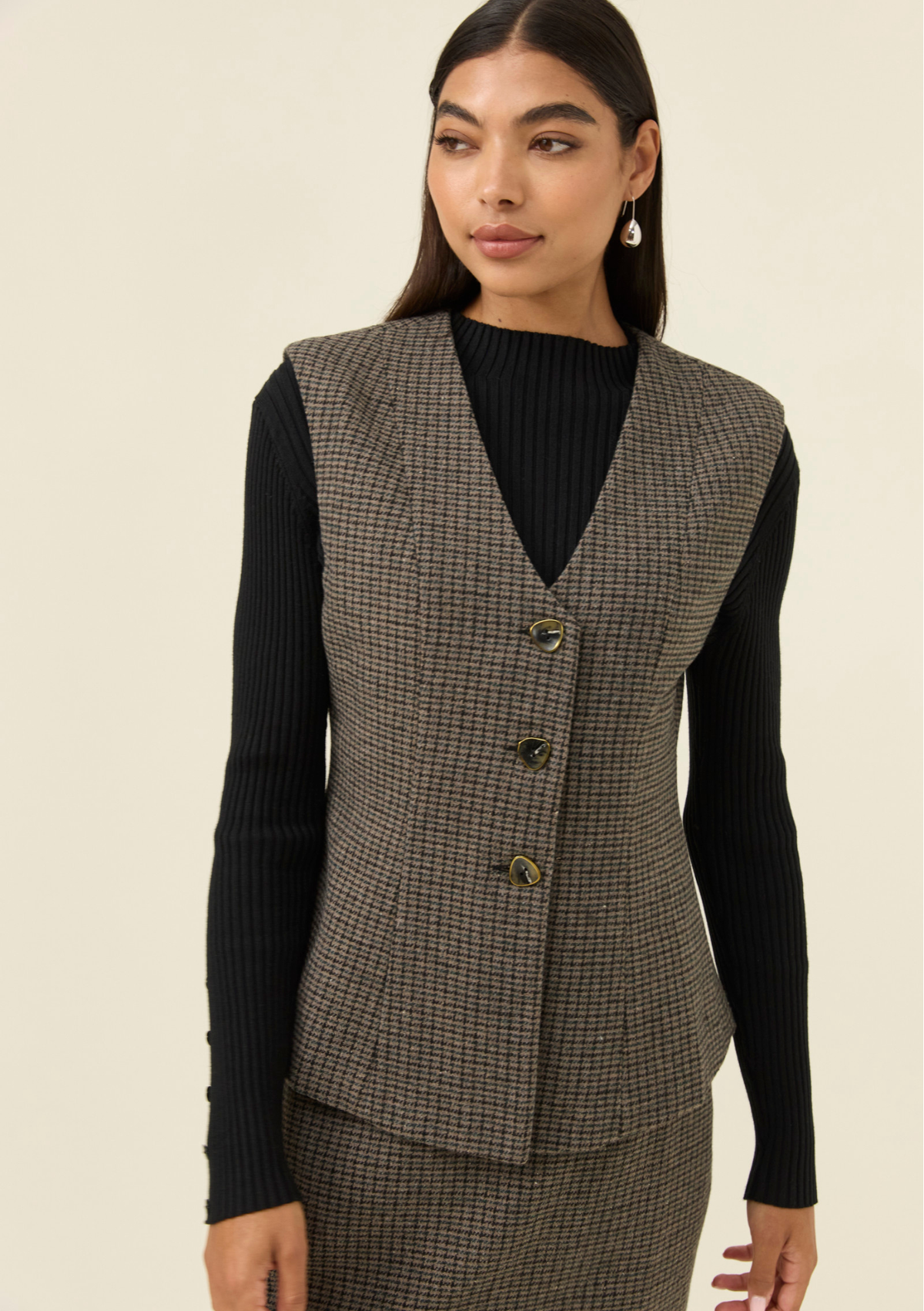 Isle of Mine Cassidy Vest - Charcoal