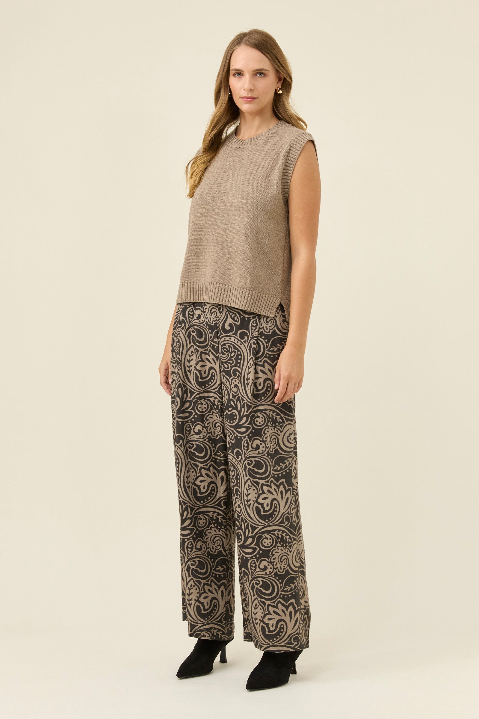 Darby Knit Vest - Stone