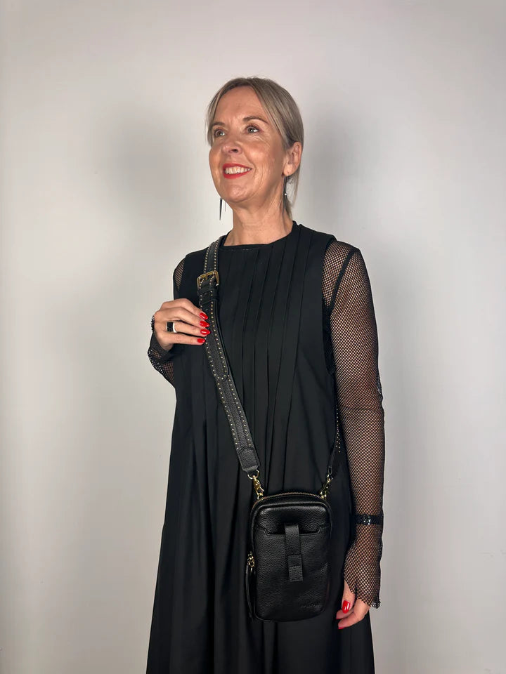 Dial Up Jetsetter Crossbody Bag - Black / Gold Hardware