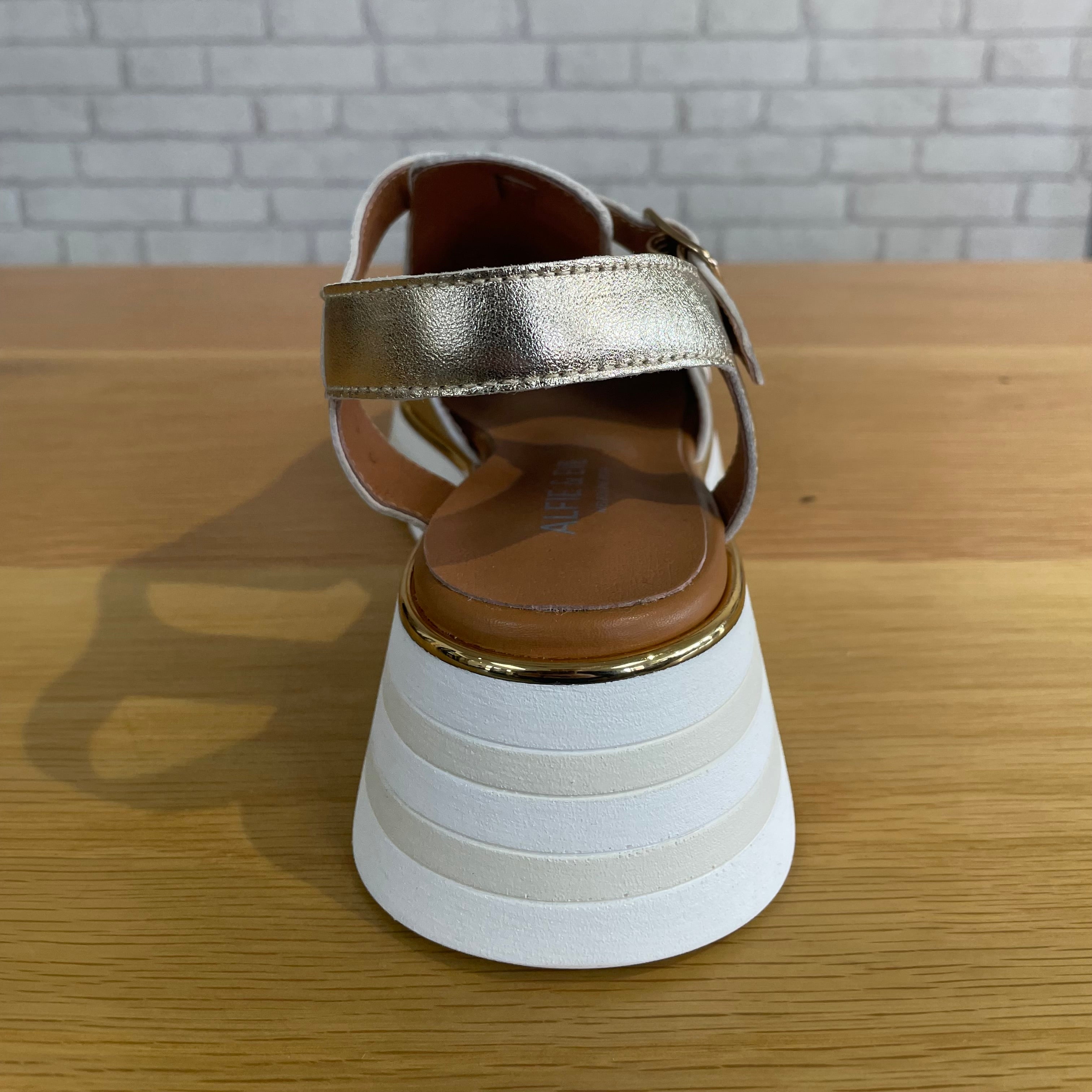 Hallie Flatform - Gold