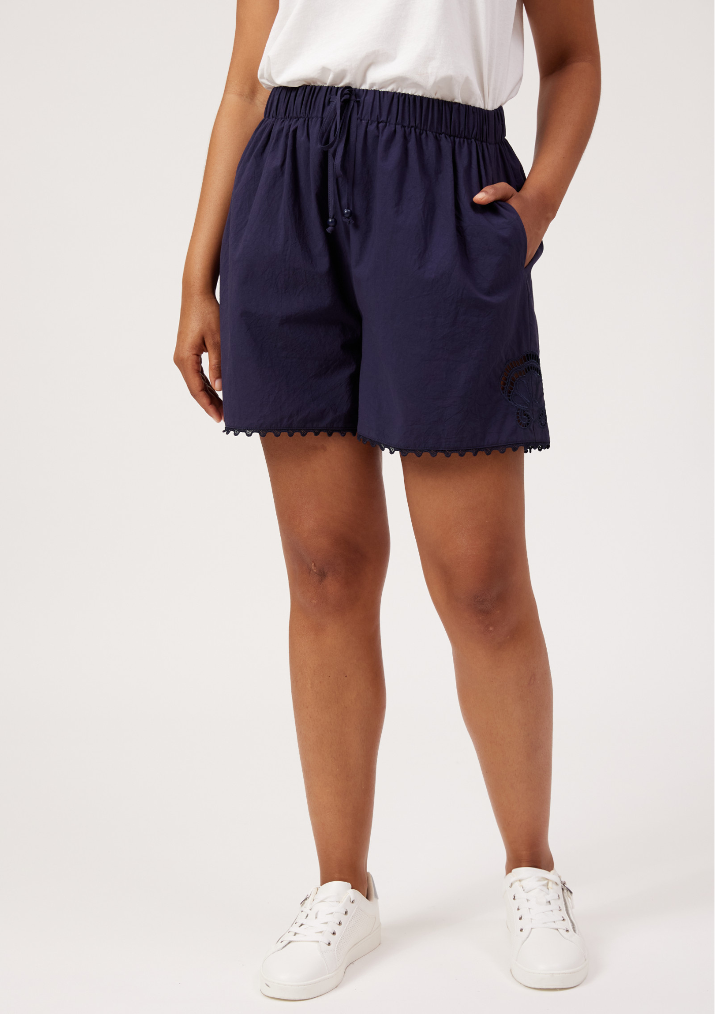 Larissa Broderie Short - Navy