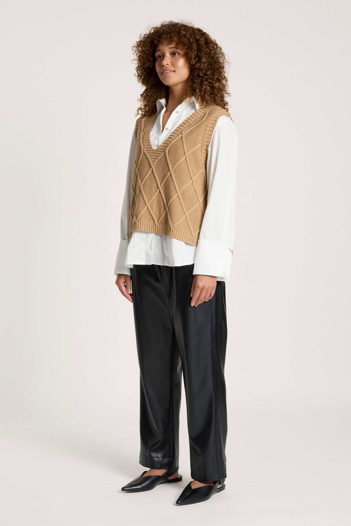 Eb + Ive Liora Knit Vest - Mocha