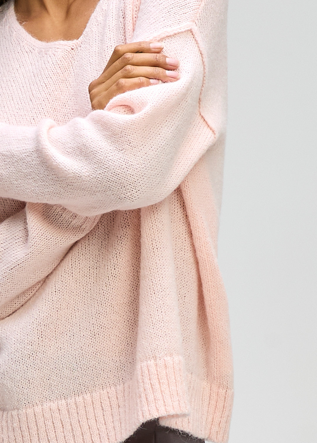 Fluffy V Jumper - Blush
