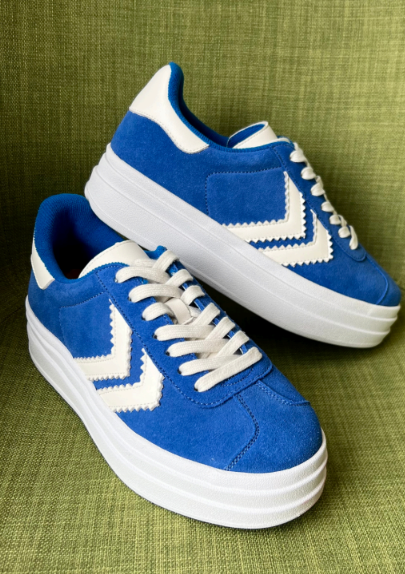 Ignite Sneaker - Blue Suede / White Leather