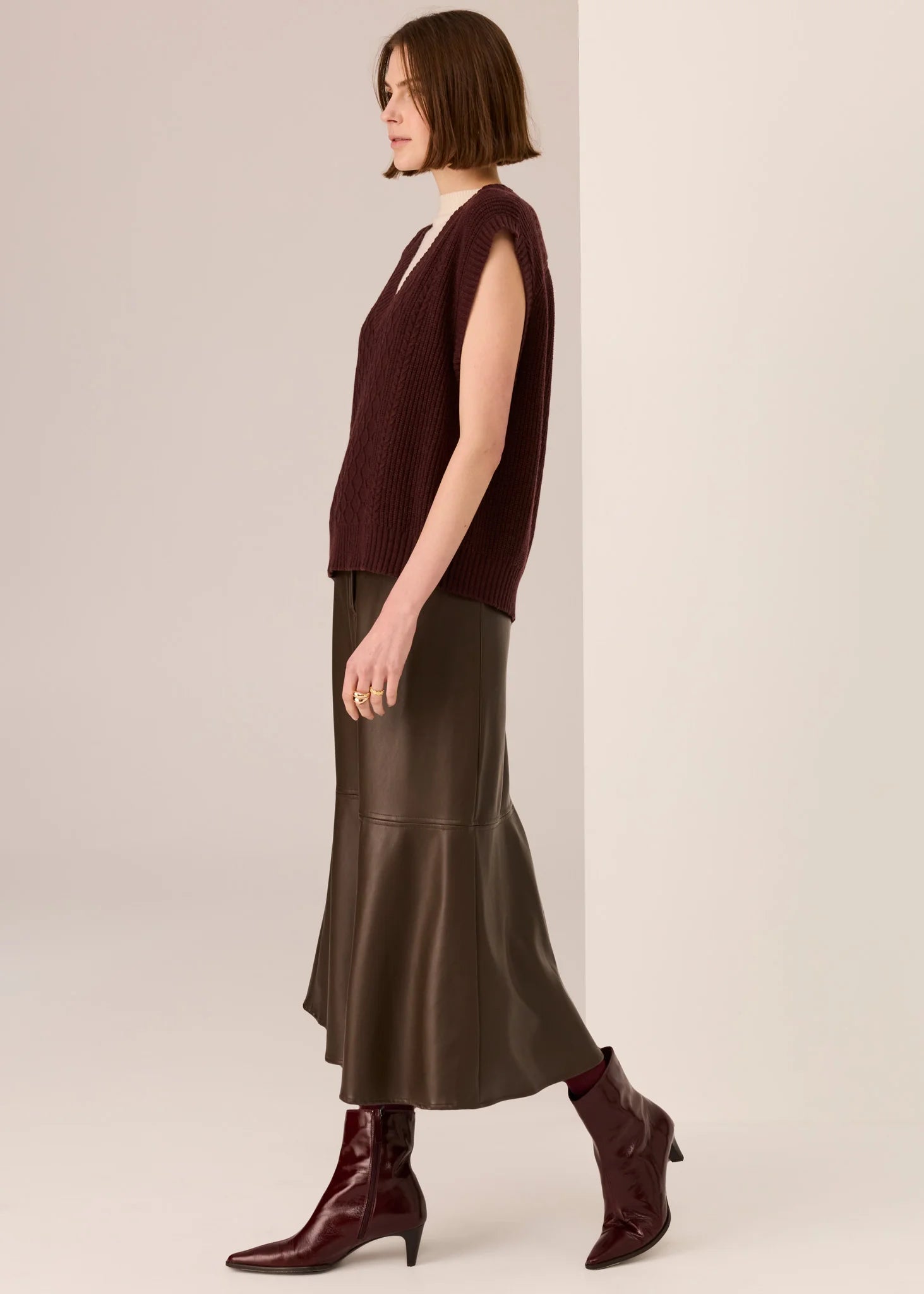 Loren Cable Vest - Merlot