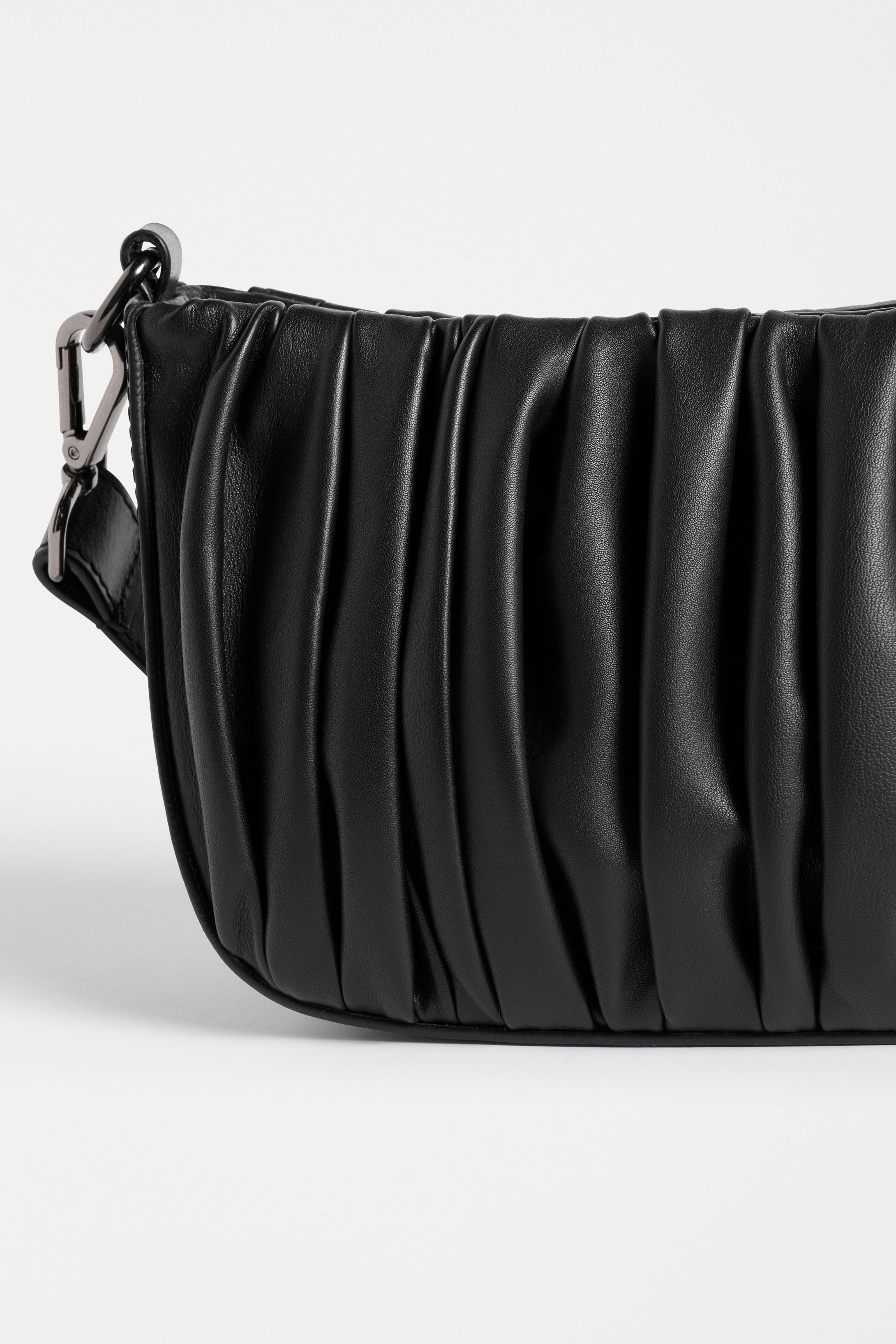 Niila Crossbody Bag - Black