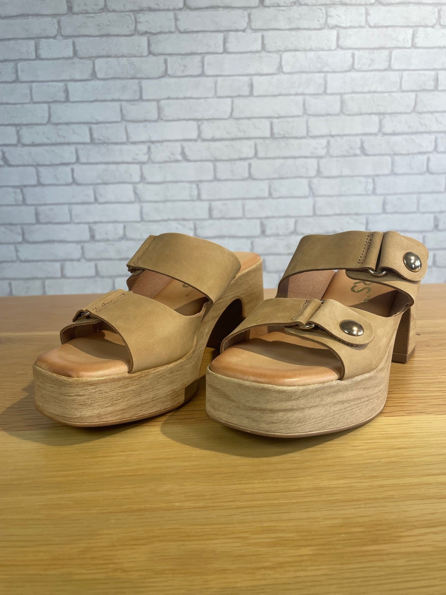 Tilley Wedge Heel - Nobuk Nuez