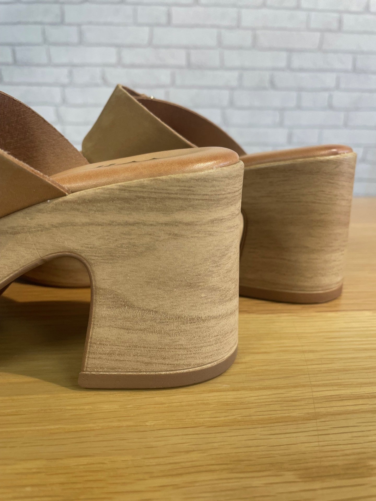 Tilley Wedge Heel - Nobuk Nuez