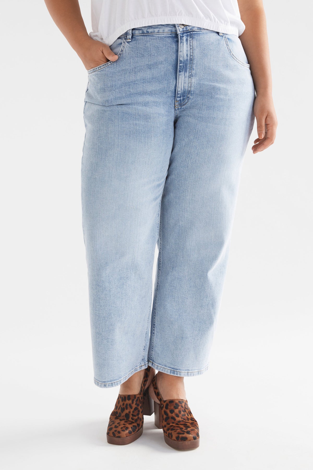 Elk CLEARANCE Ven Jean - Light Wash
