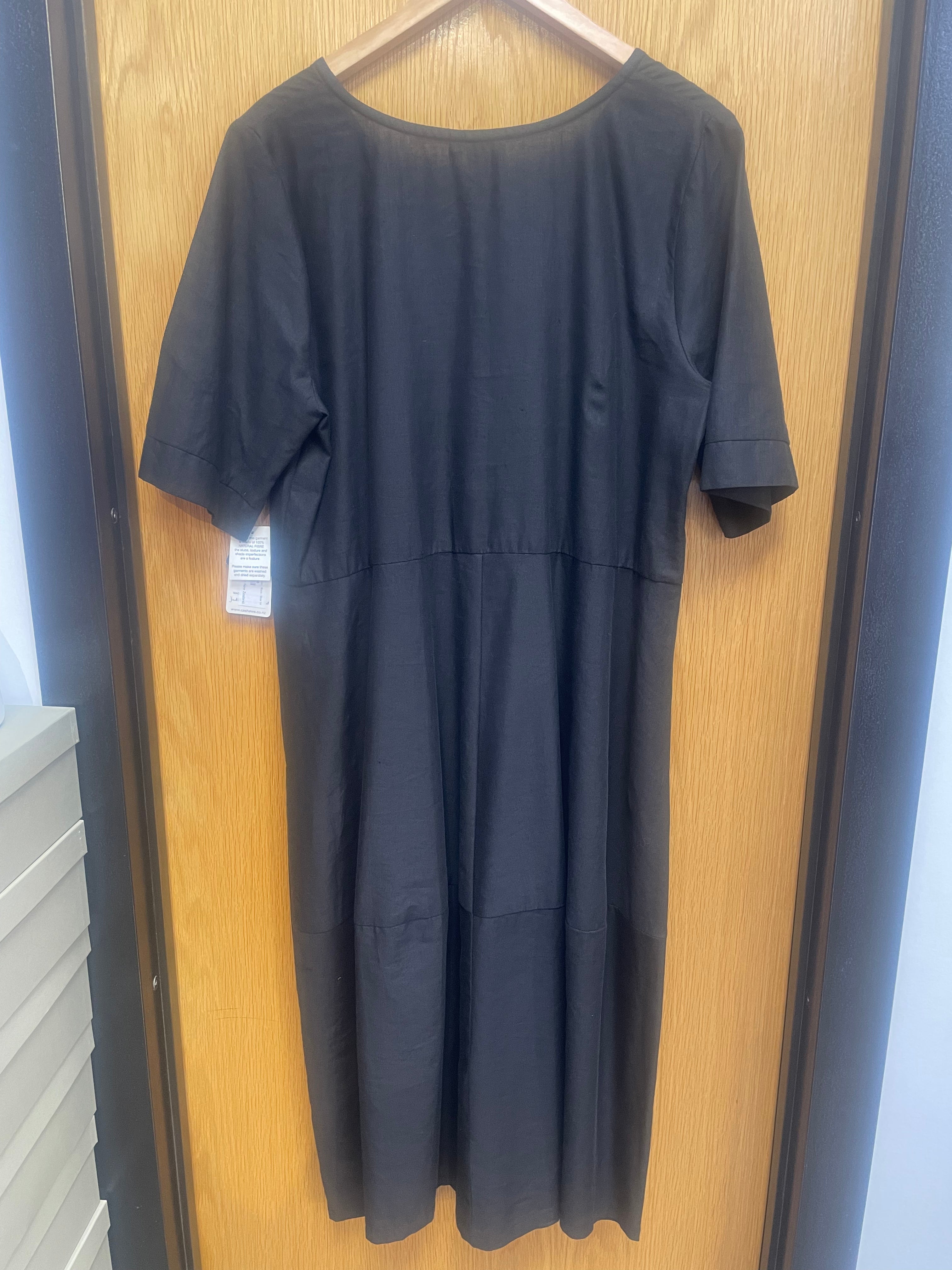 Cashews CLEARANCE Hudson Linen Pocket Dress - Black